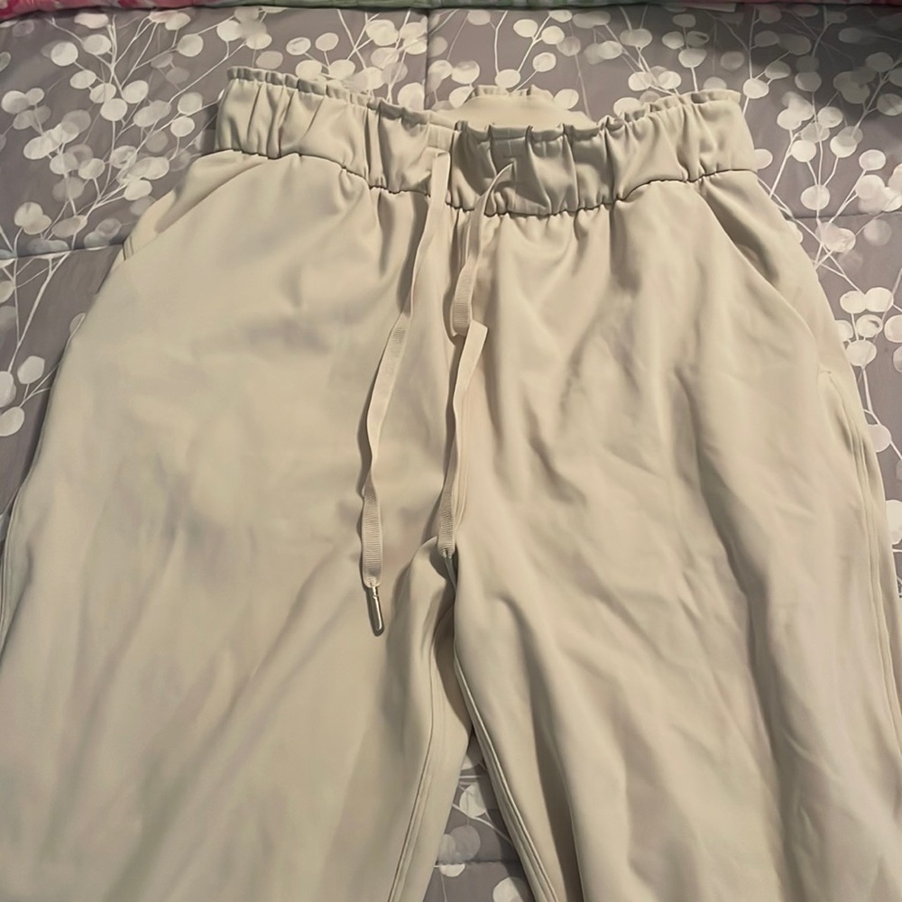 Athletic pants